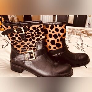 Stylish Black and Tan Women's Boots